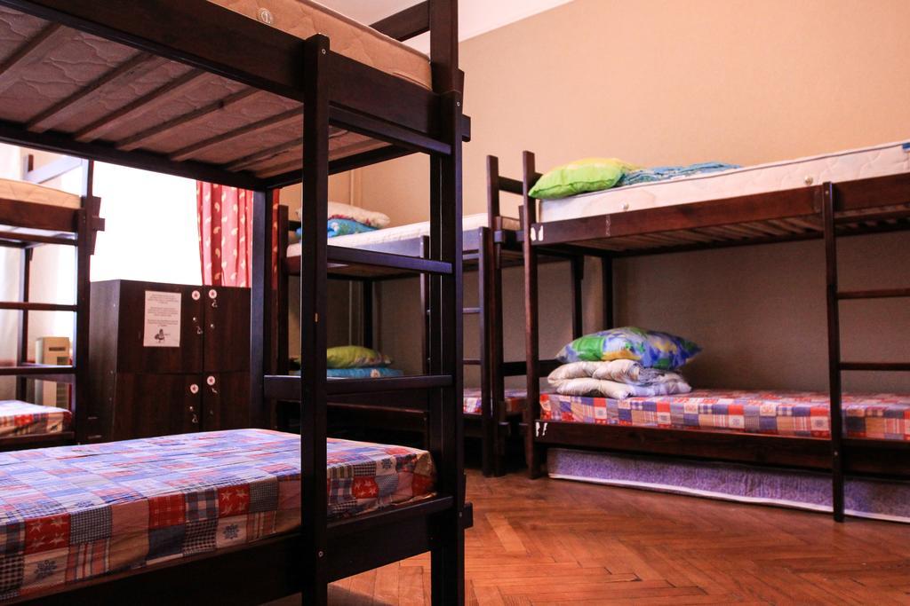 Hollywood Home Hostel Lviv Phòng bức ảnh