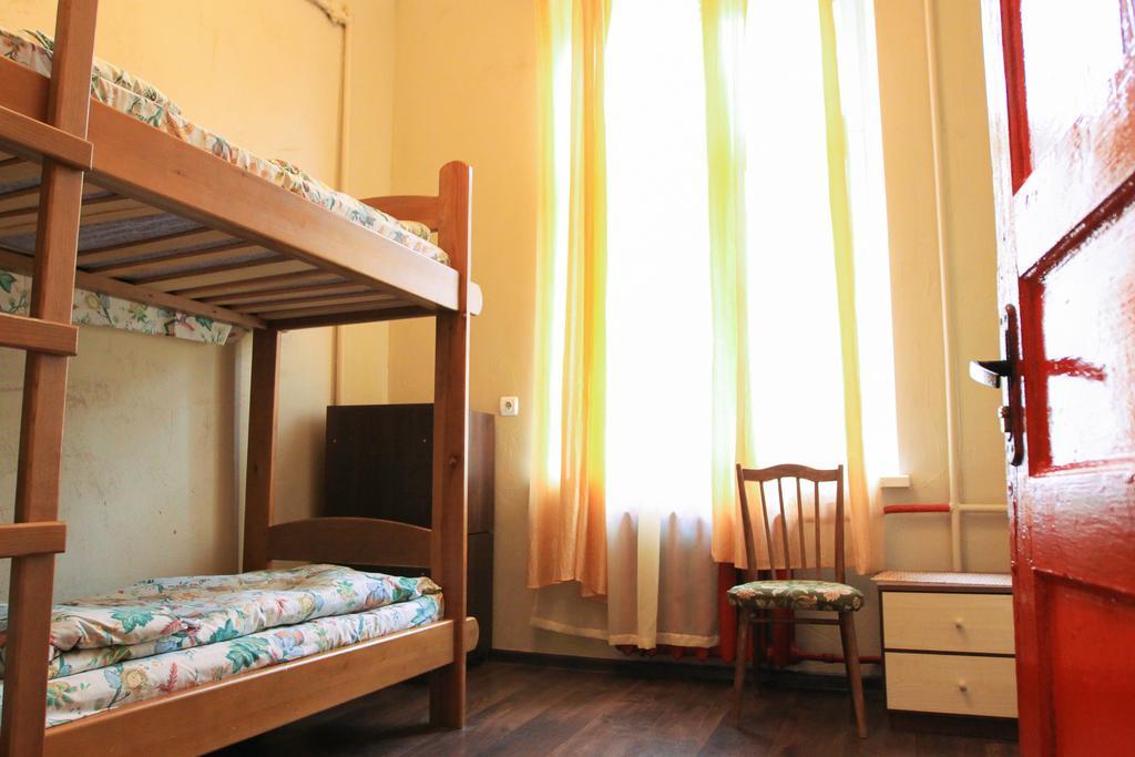 Hollywood Home Hostel Lviv Phòng bức ảnh